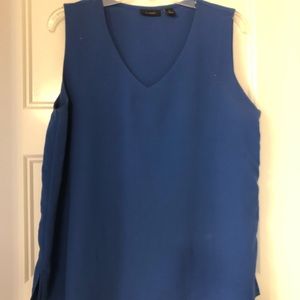 Halogen v neck shell